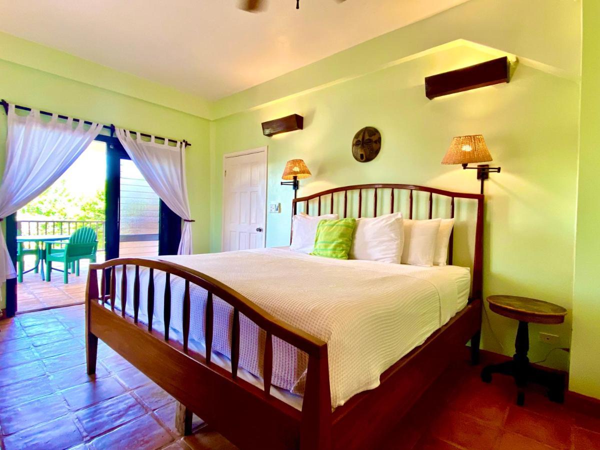 Tranquility Beach Suites Placencia Kültér fotó