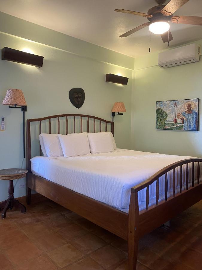 Tranquility Beach Suites Placencia Szoba fotó